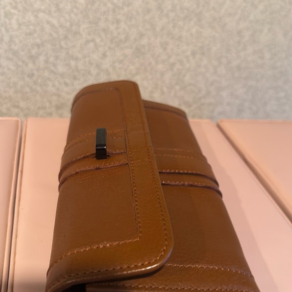 Burberry wallet - Picture 1 of 8